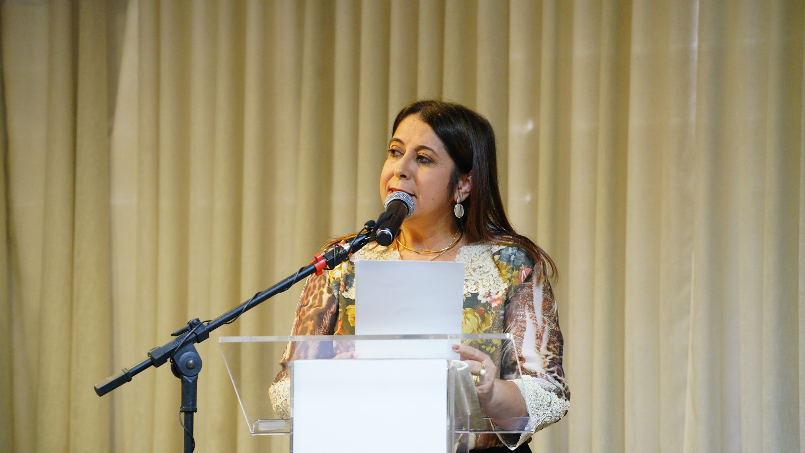 Juíza Odete Almeida, Presidente da Asmeto, discursando durante a posse da nova mesa diretora do TJTO