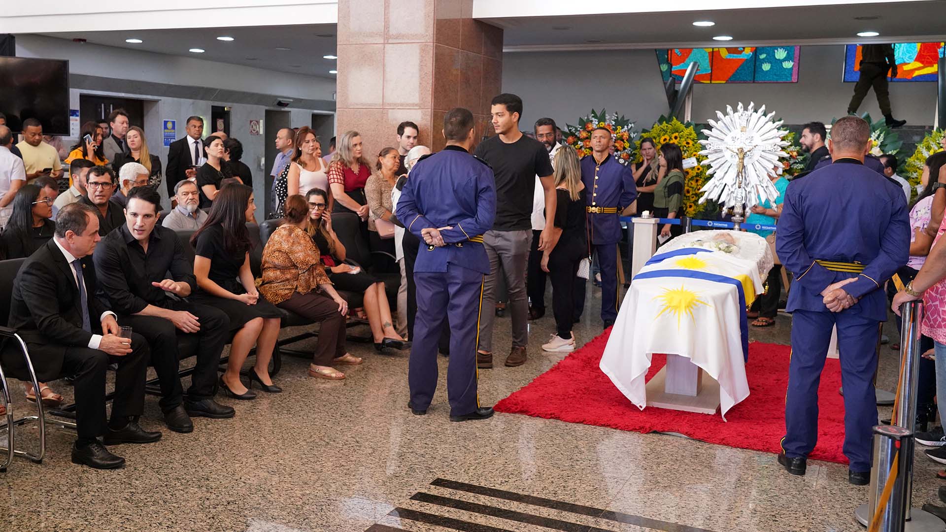 Desembargadores, magistrados e populares se despedem de Siqueira Campos
