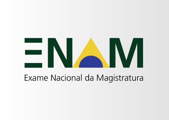 Arte com fundo branco e à frente escrito Enam nas cores verde; a letra A simula uma bandeira do Brasil