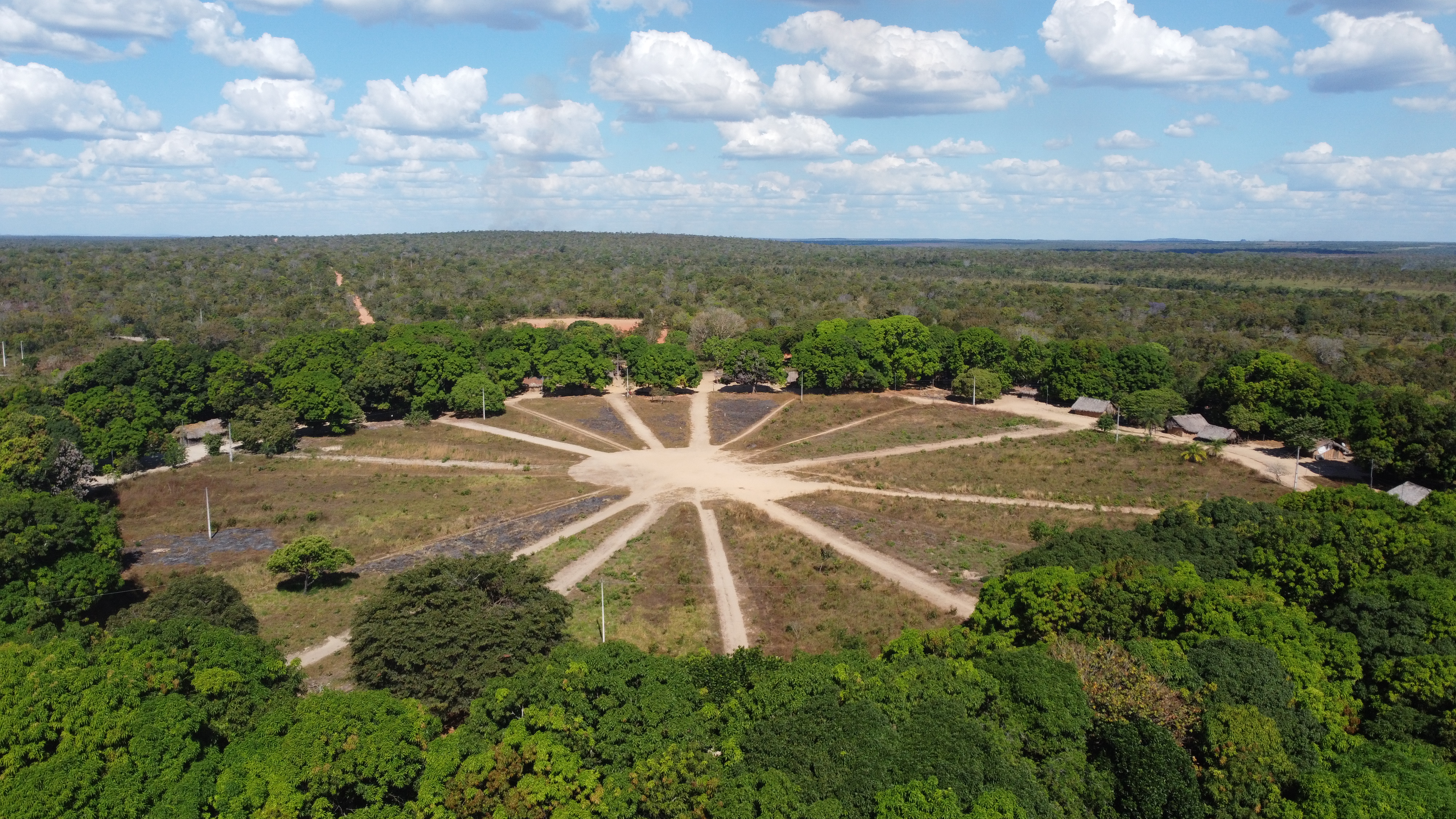 foto do alto de um aldeia indígena krahô no município de Itacajá