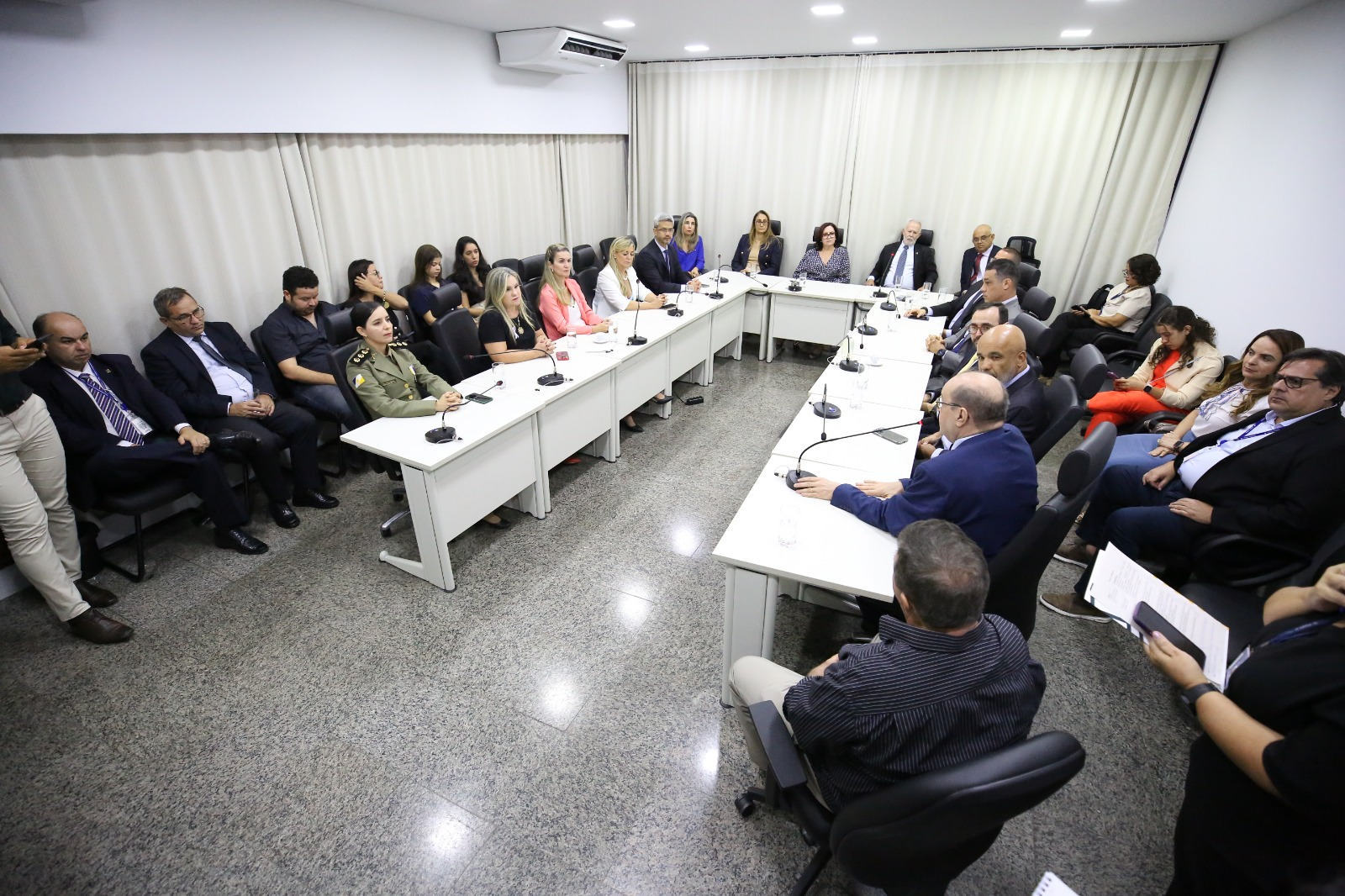 Parceiros do Judiciário se reúnem para assinatura de cooperação que implantará PopRuasJud no Tocantins
