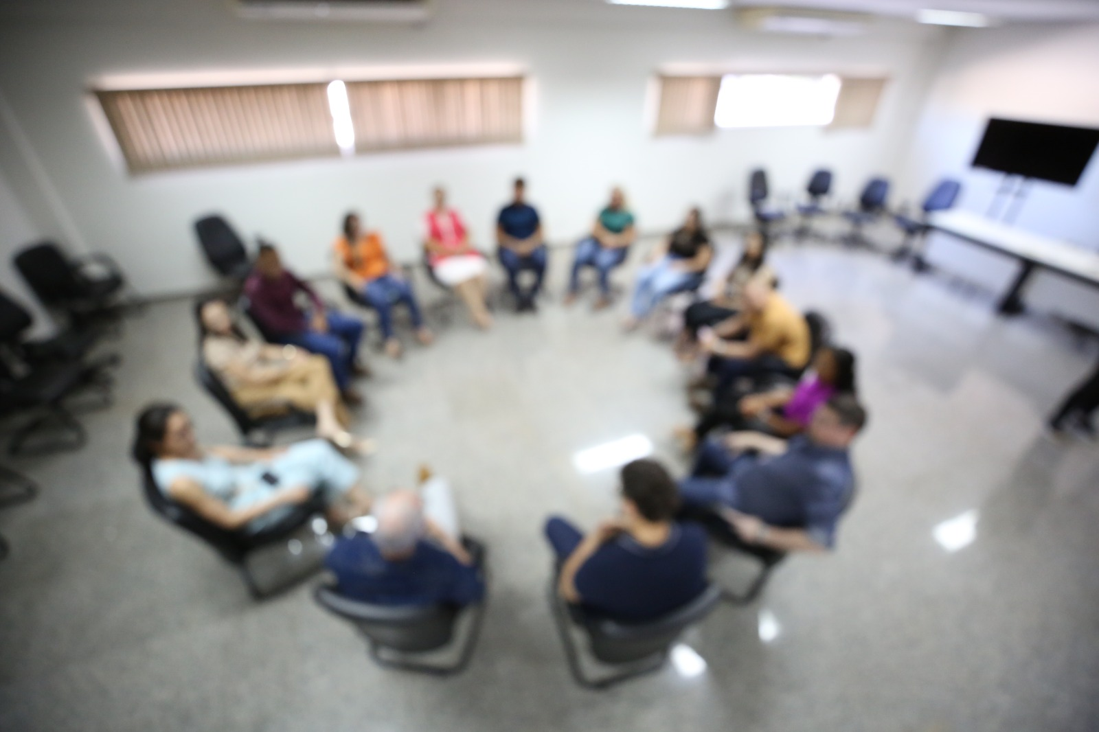 Servidores de Porto Nacional participam de roda de conversa sobre saúde mental com o psicólogo Sérgio Baggio e o psiquiatra Wordney Carvalho Camarço, ambos integrantes do NAPsi