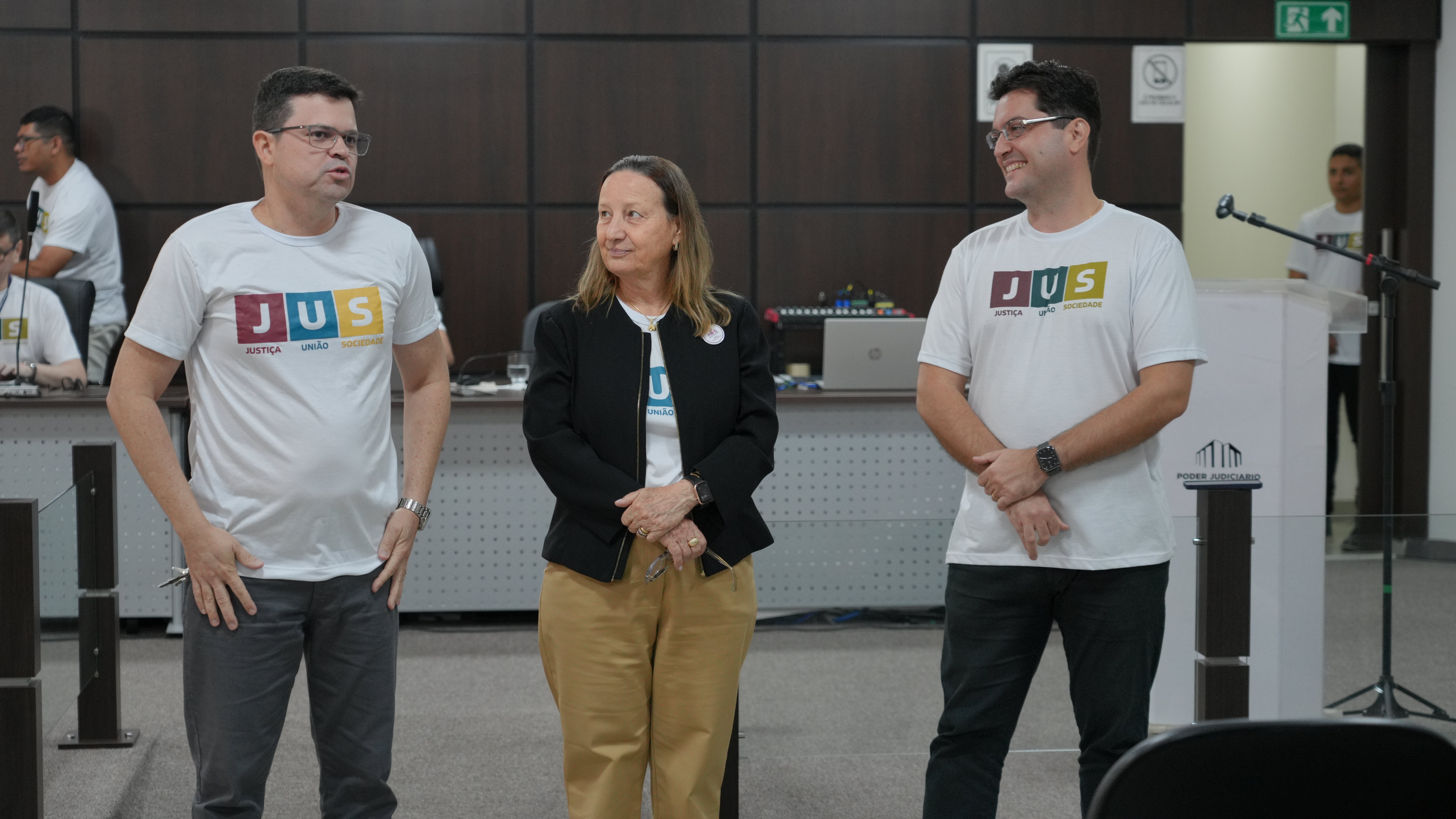 Juiz Frederico fala, ao lado da desembargadora Maysa e do coordenador da Coges, Renato Alves