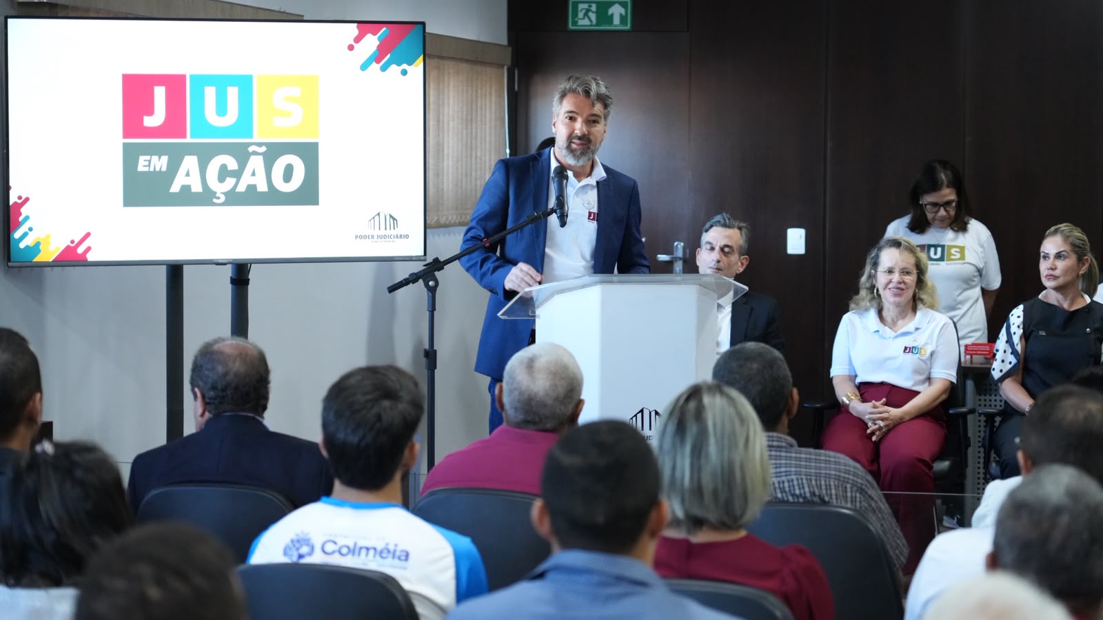 O juiz Marcelo Rostirolla participa da abertura do projeto JUS em Ação, destacando a importância da aproximação entre o Poder Judiciário e a comunidade. Na solenidade, realizada com a presença de autoridades, servidores e representantes da sociedade, o magistrado reforçou o compromisso da iniciativa com a promoção da cidadania, do acesso à Justiça e da oferta de serviços à população.
