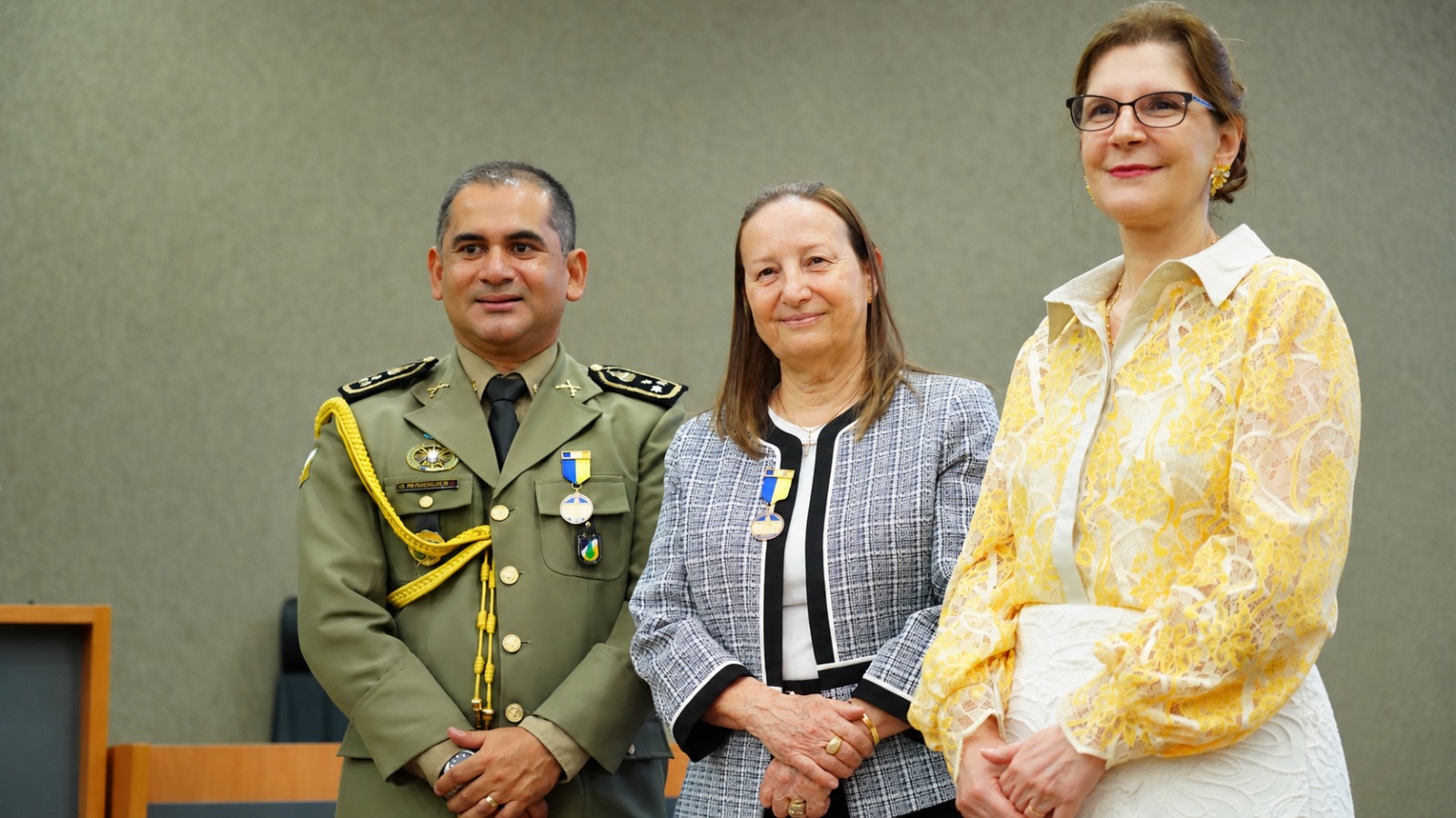 Coronel Francinaldo Bó, a presidente do TJTO, Maysa Vendramini Rosal, e a ministra presidente do STM, ministra Maria Elizabeth Rocha