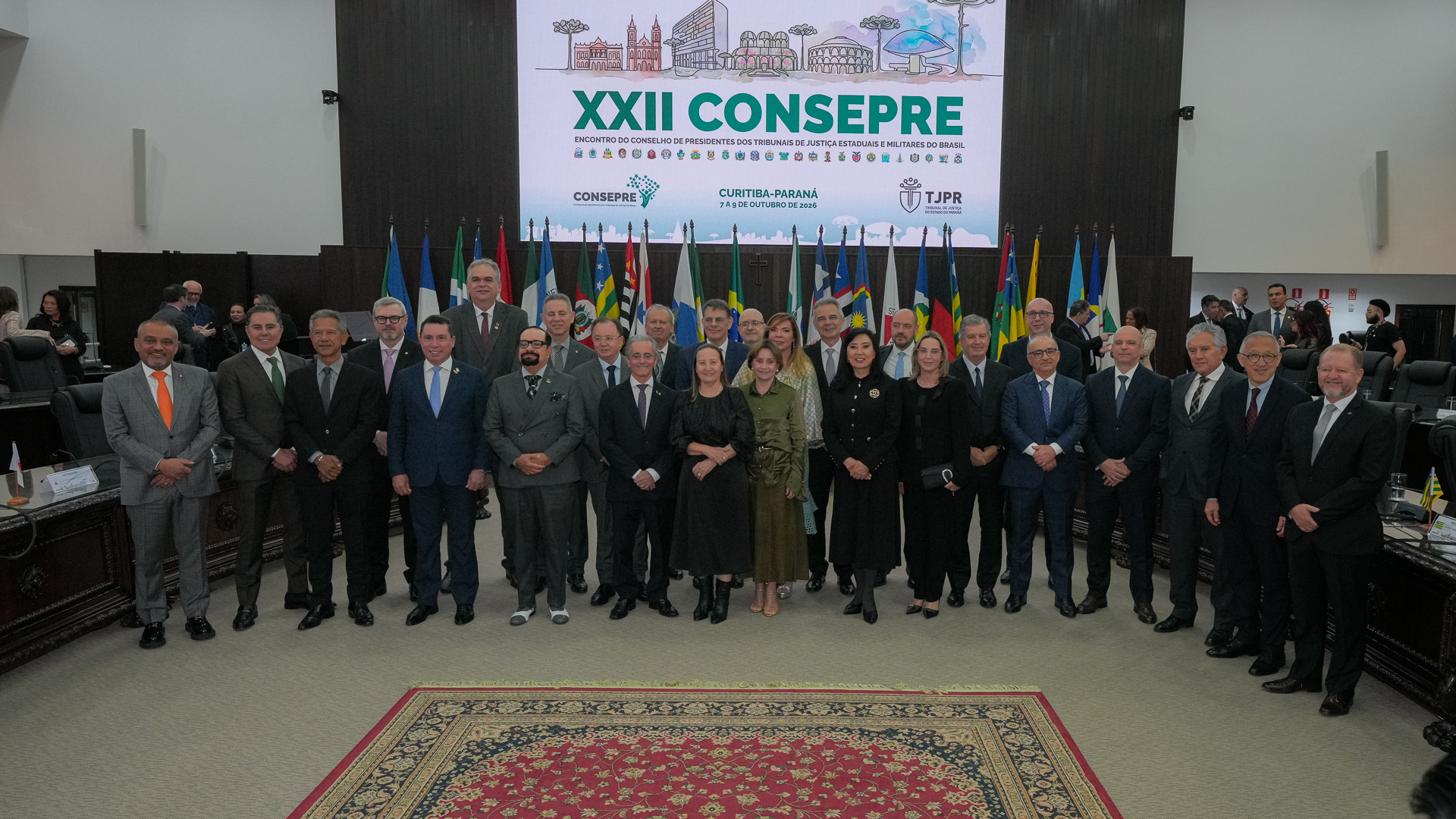 imagem de todos presidentes dos tribunais de justiça do Brasil. Eles estão participando da vigésima segunda edição do consepre, em Curitiba, no Paraná. 