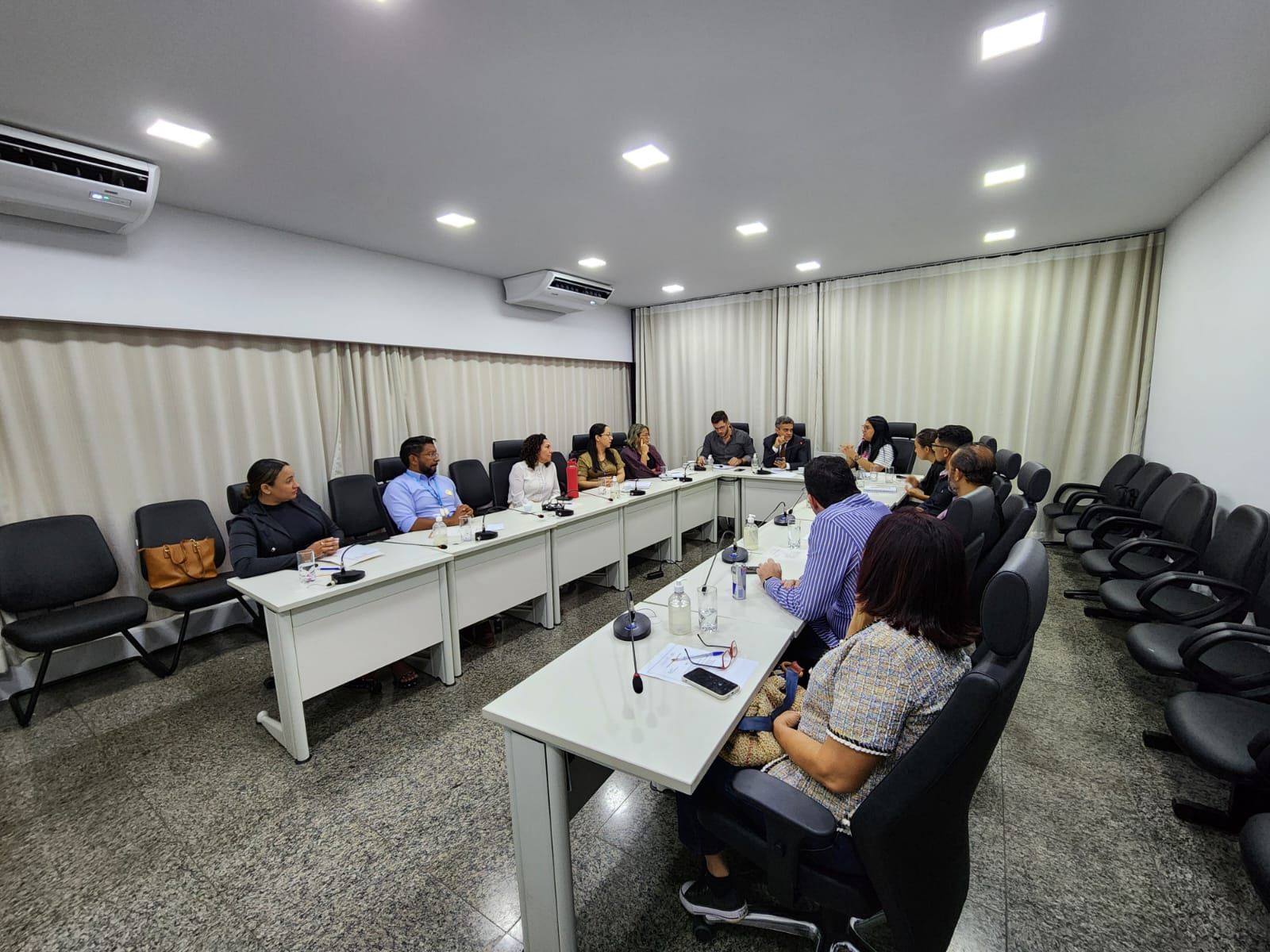 Servidores reunidos para formação do Comitê Estadual de Políticas Penais