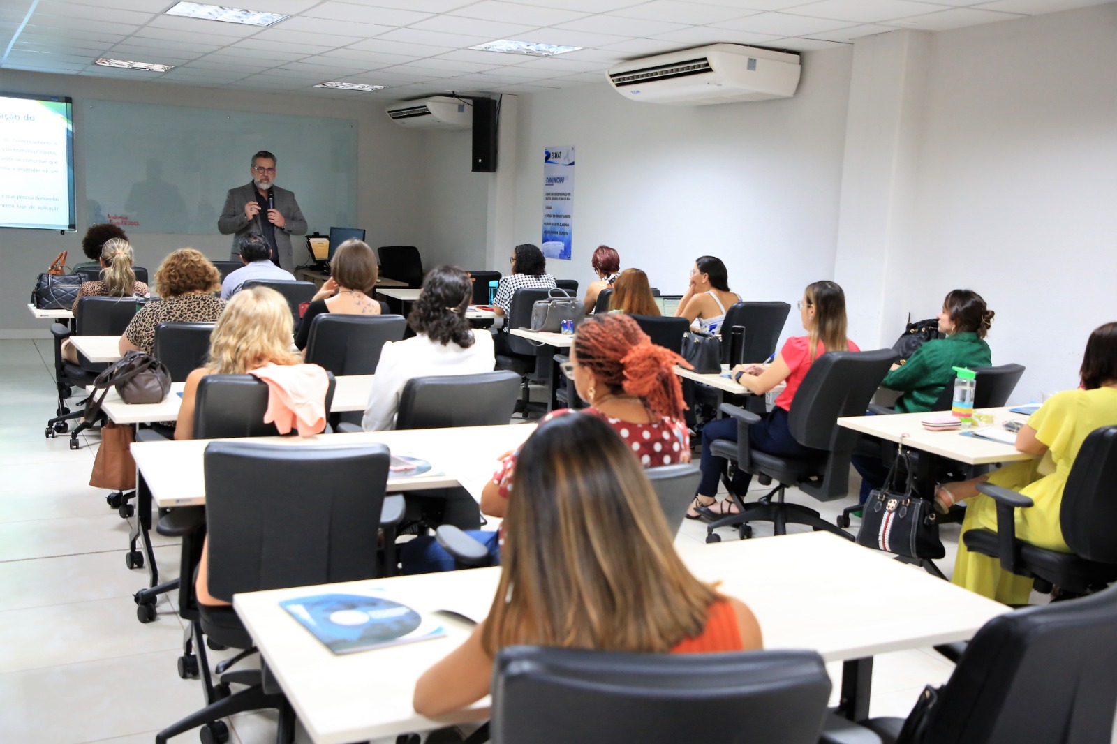 images/images/curso%20credenciamento1.jpeg#joomlaImage://local-images/images/curso credenciamento1.jpeg?width=1600&height=1066