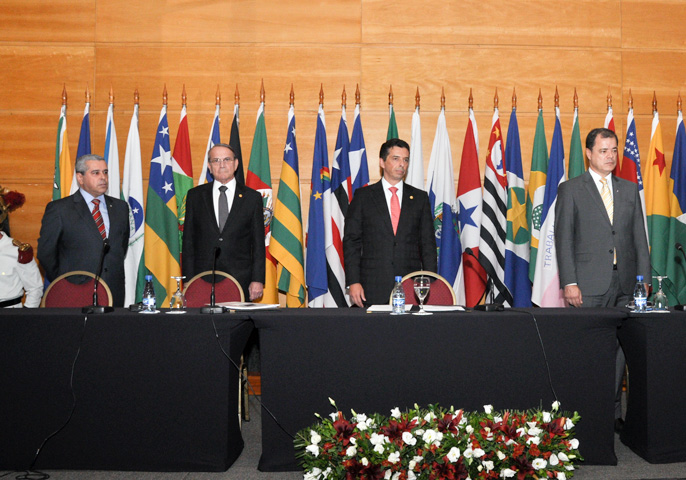 abertura 102colegiomg 01