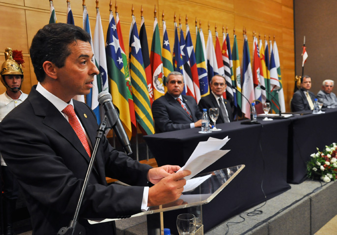 abertura 102colegiomg 04