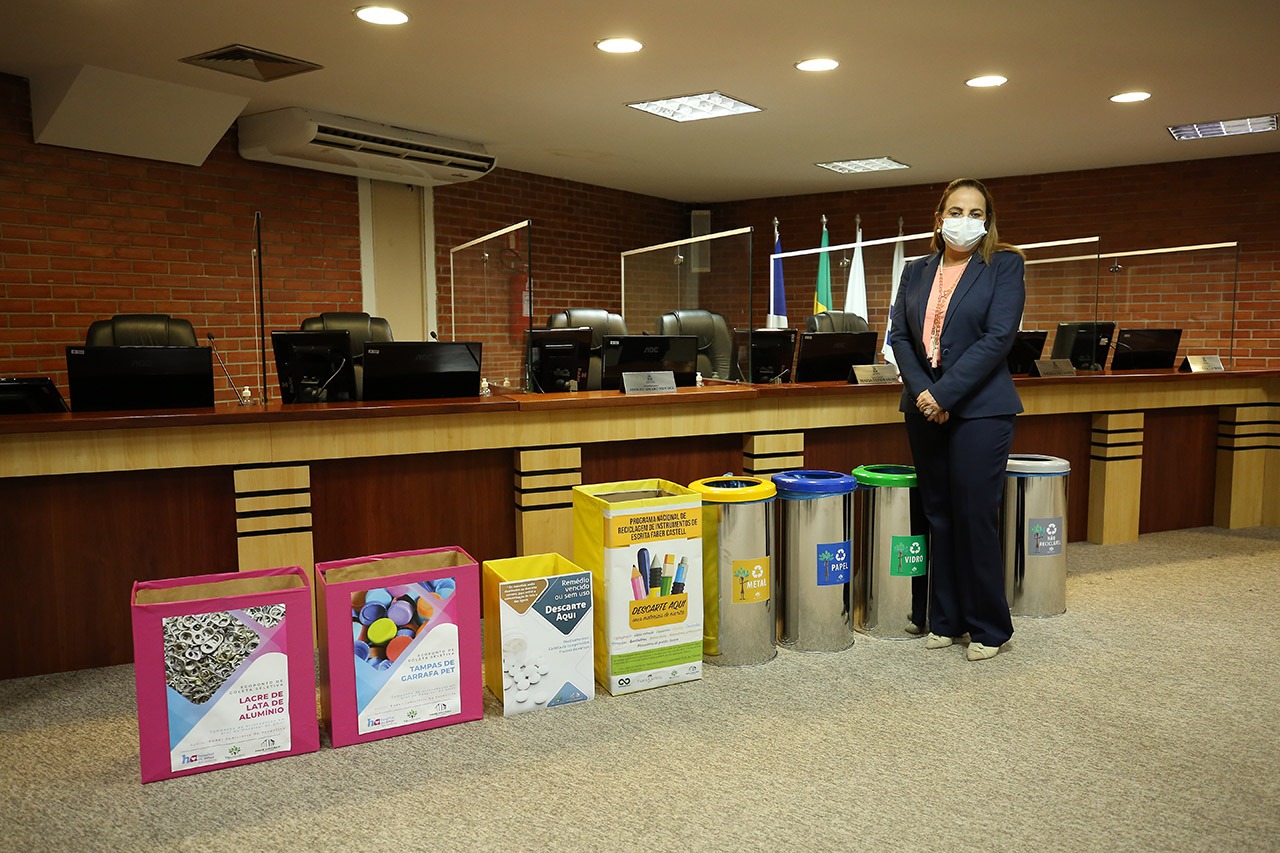 7F0574DF 5D64 4221 8A39 CE497651E5C1