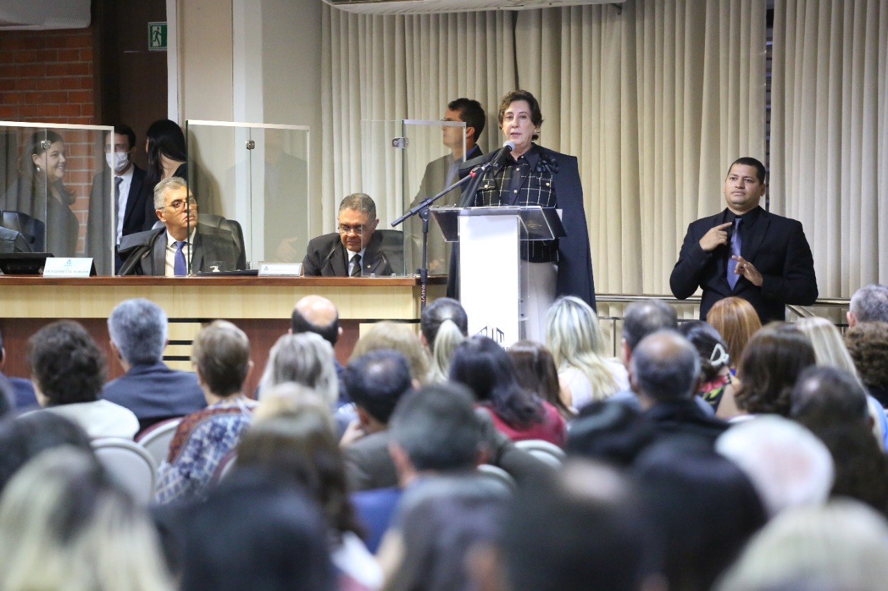 posse angela issa 001